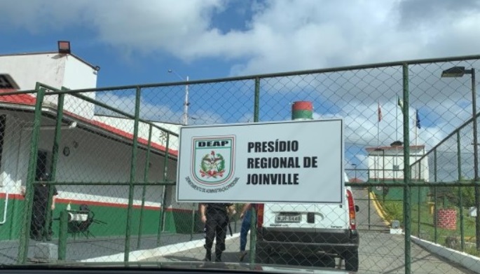 Lula mantém saidinhas de presos para visita a familiares