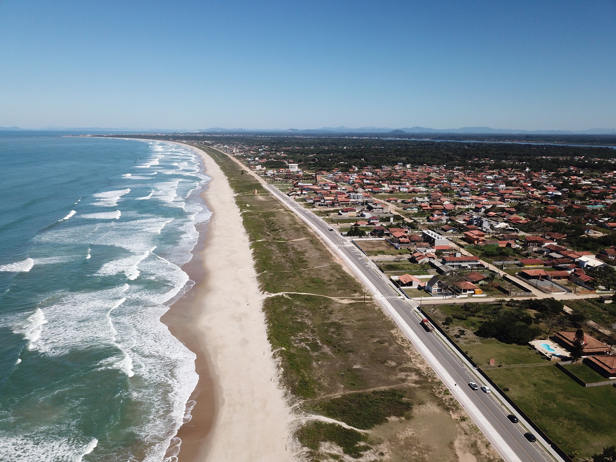 Justiça proíbe proprietário de continuar obras na Praia do Ervino