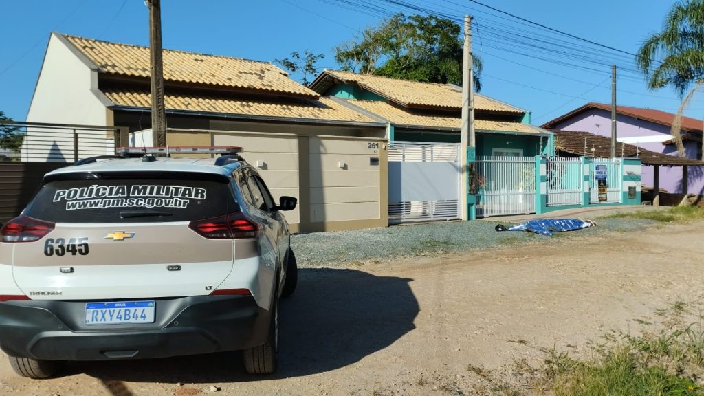 Três homens são mortos a tiros em Barra Velha