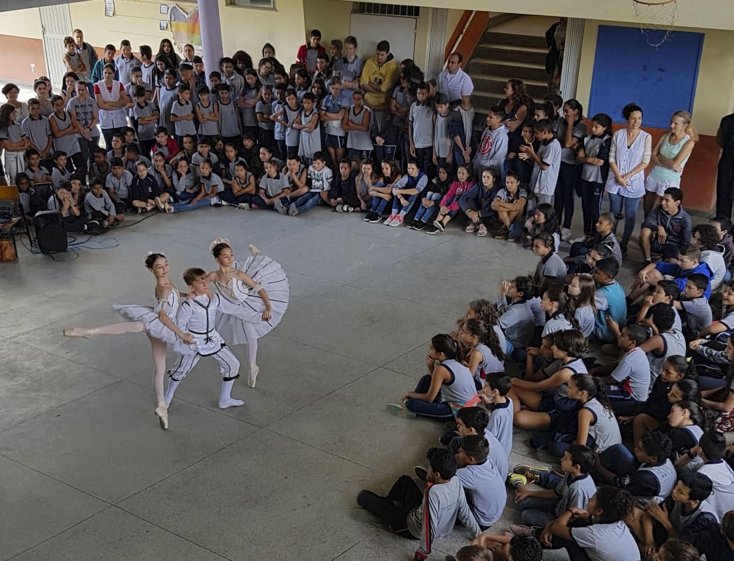 Escola Bolshoi faz programação intensa para comemorar o Dia Mundial da Dança