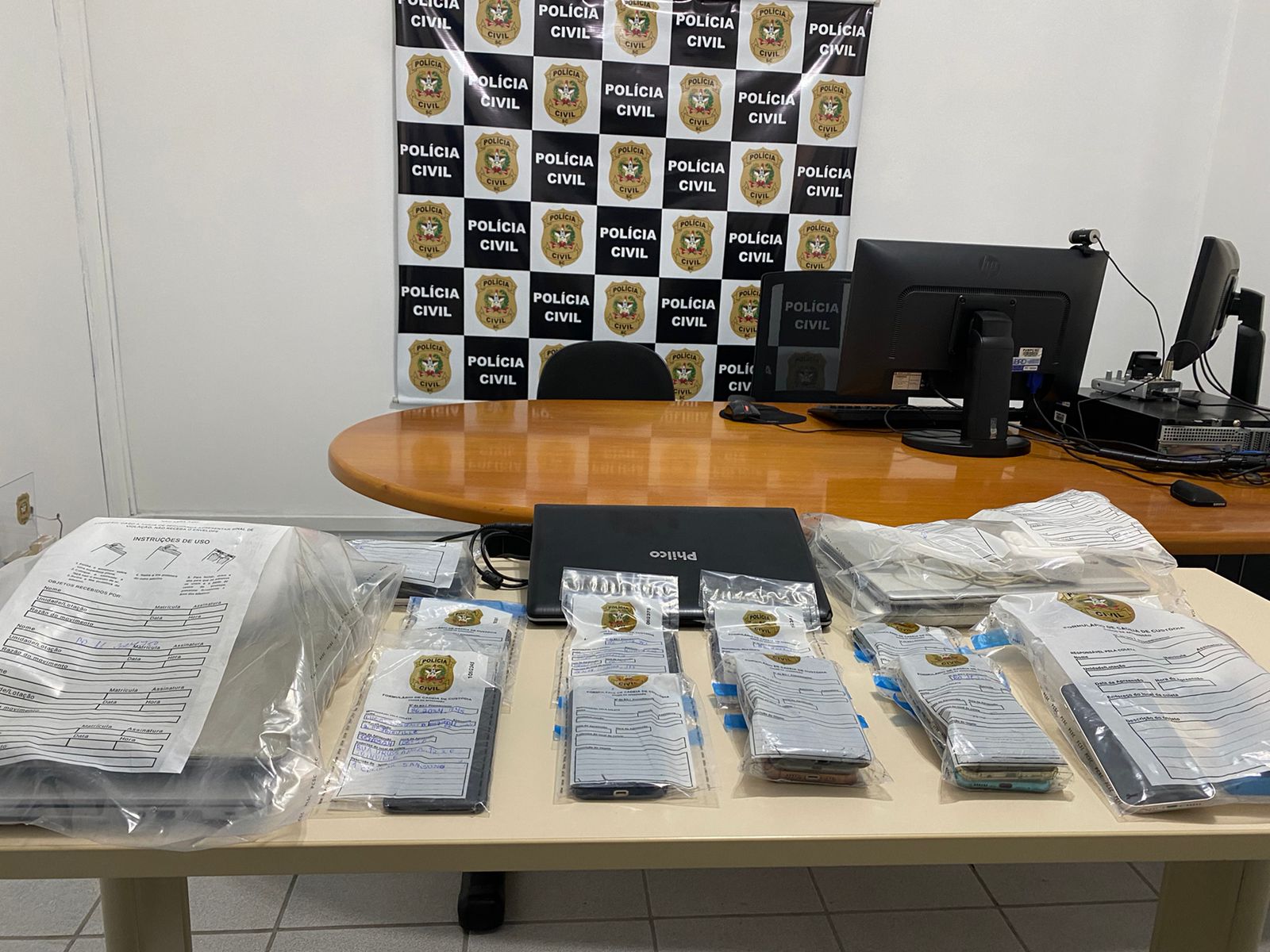 Polícia Civil realiza operação contra furto de celulares